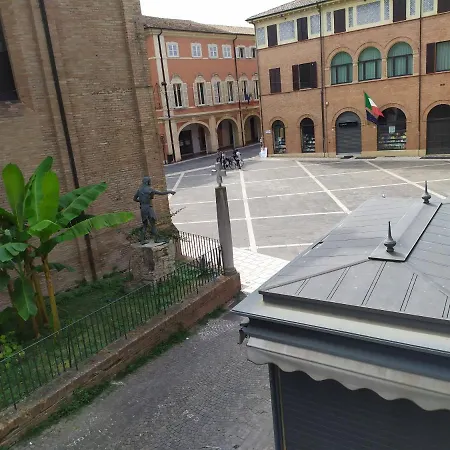 Il Duomo فندق مبيت وإفطار تشيزينا