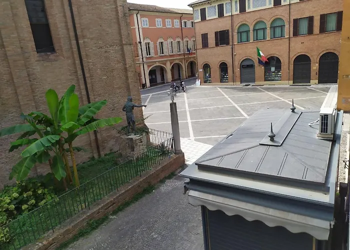 Il Duomo فندق مبيت وإفطار تشيزينا